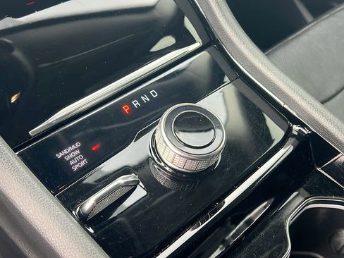 Used 2022 Jeep Grand Cherokee Limited w/ Luxury Tech Group II image 13