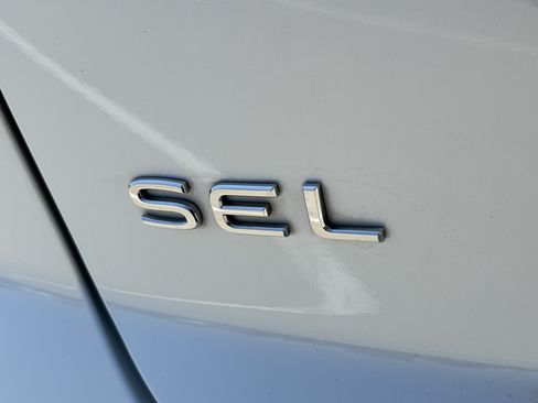 Used 2024 Volkswagen Atlas Cross Sport SEL Premium R-Line AWD/4WD image 32