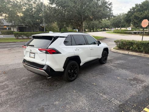 Used 2025 Toyota RAV4 SE AWD/4WD image 9
