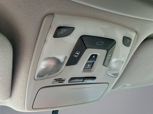 Used 2013 Toyota Sienna XLE FWD image 26