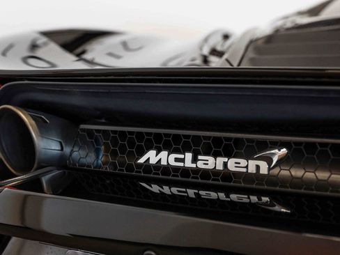 Used 2019 McLaren 720S RWD image 32