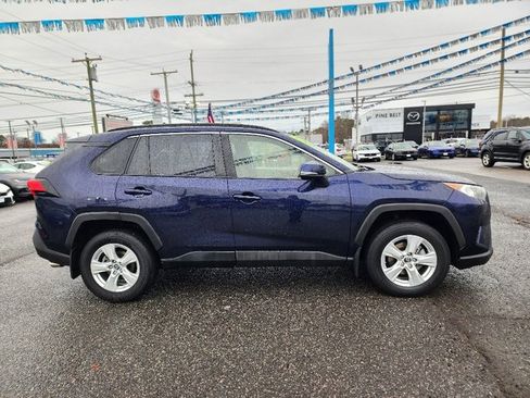 Used 2019 Toyota RAV4 XLE image 6