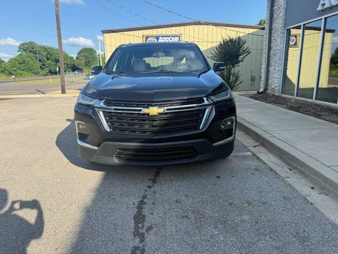 Used 2022 Chevrolet Traverse LT FWD image 3