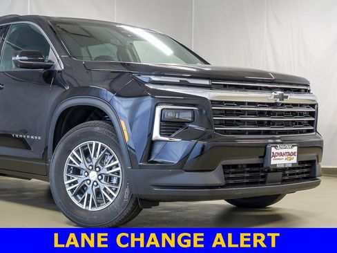 New 2026 Chevrolet Traverse LT w/ Driver Confidence Package image 3