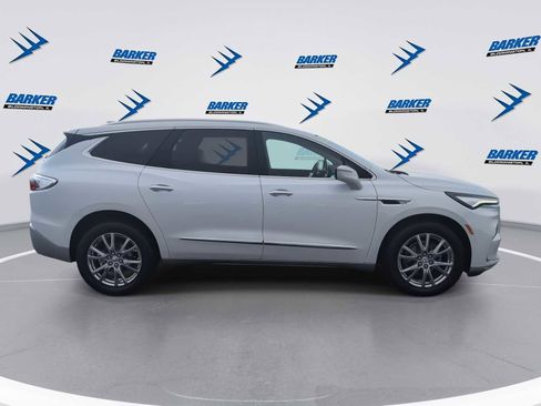 Used 2023 Buick Enclave Essence w/ Experience Buick Package image 9