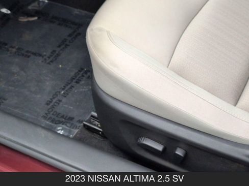 Used 2023 Nissan Altima 2.5 SV FWD image 15