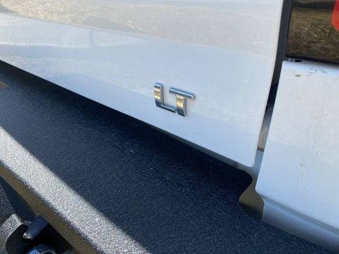 Used 2018 Chevrolet Silverado 1500 LT RWD image 30