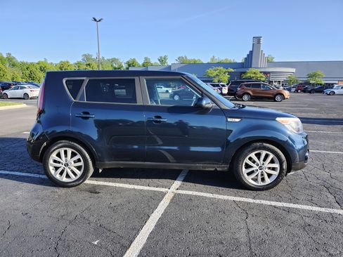 Used 2017 Kia Soul + FWD image 13