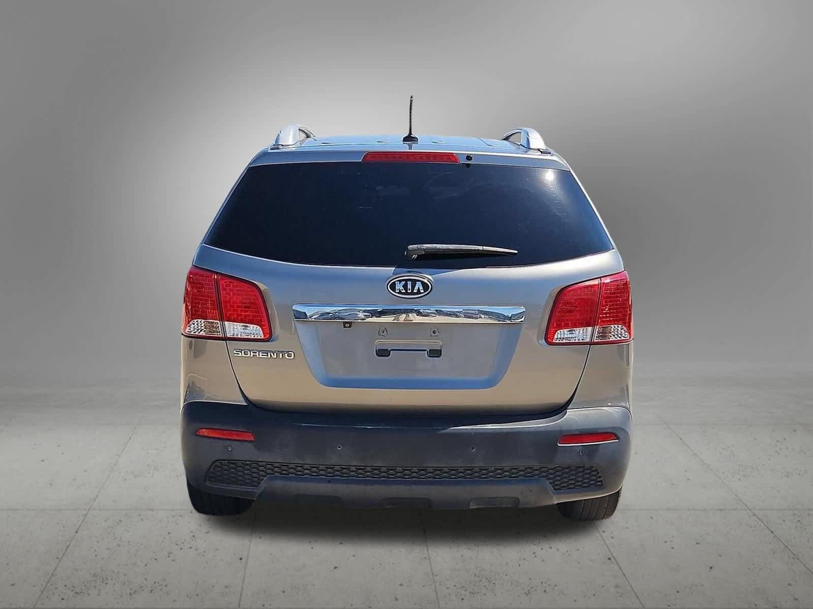Used 2011 Kia Sorento 2WD w/ Convenience Pkg image 5