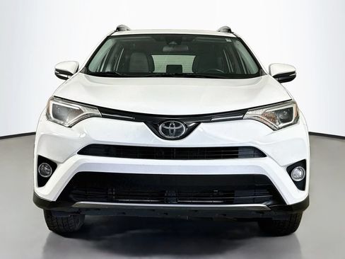Used 2017 Toyota RAV4 XLE FWD image 2