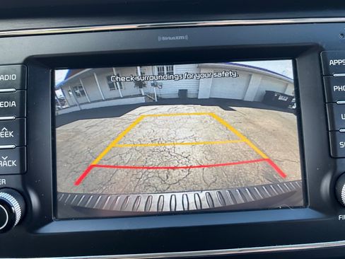 Used 2018 Kia Sedona LX w/ LX Essentials Premium Package FWD image 30