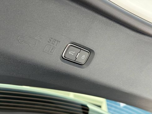 New 2027 Lincoln Navigator L Premier AWD/4WD image 9