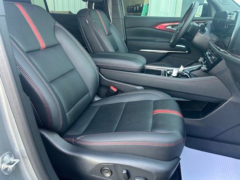 Used 2024 Chevrolet Traverse RS image 13