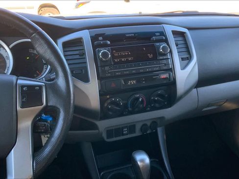 Used 2012 Toyota Tacoma PreRunner image 6