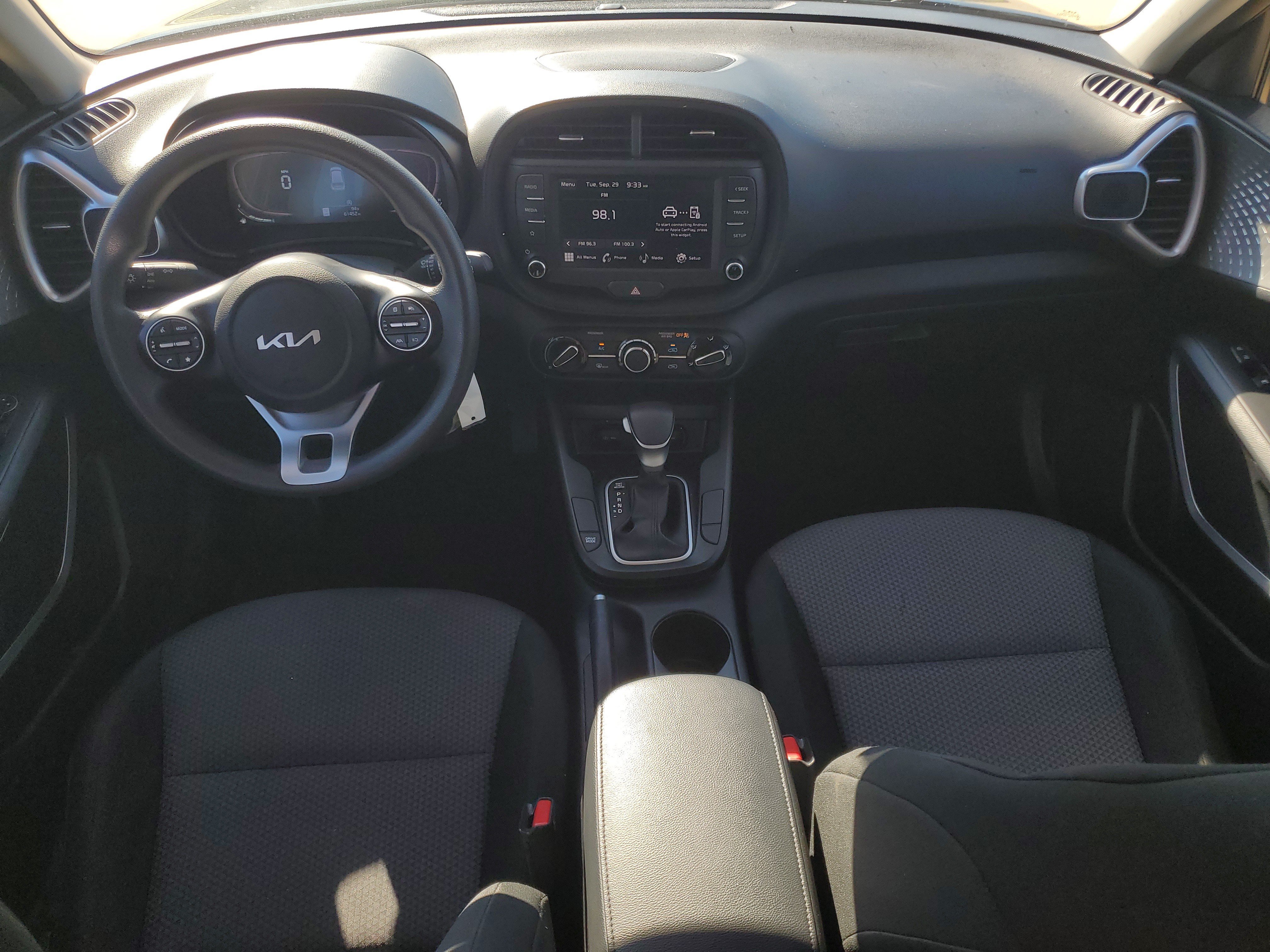 Used 2024 Kia Soul LX w/ Option Group 015 FWD image 28