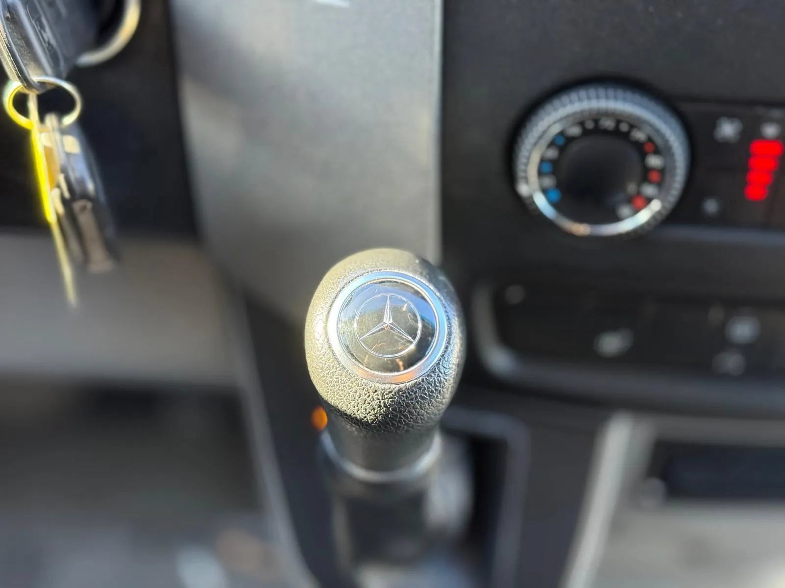 Used 2014 Mercedes-Benz Sprinter 2500 image 26