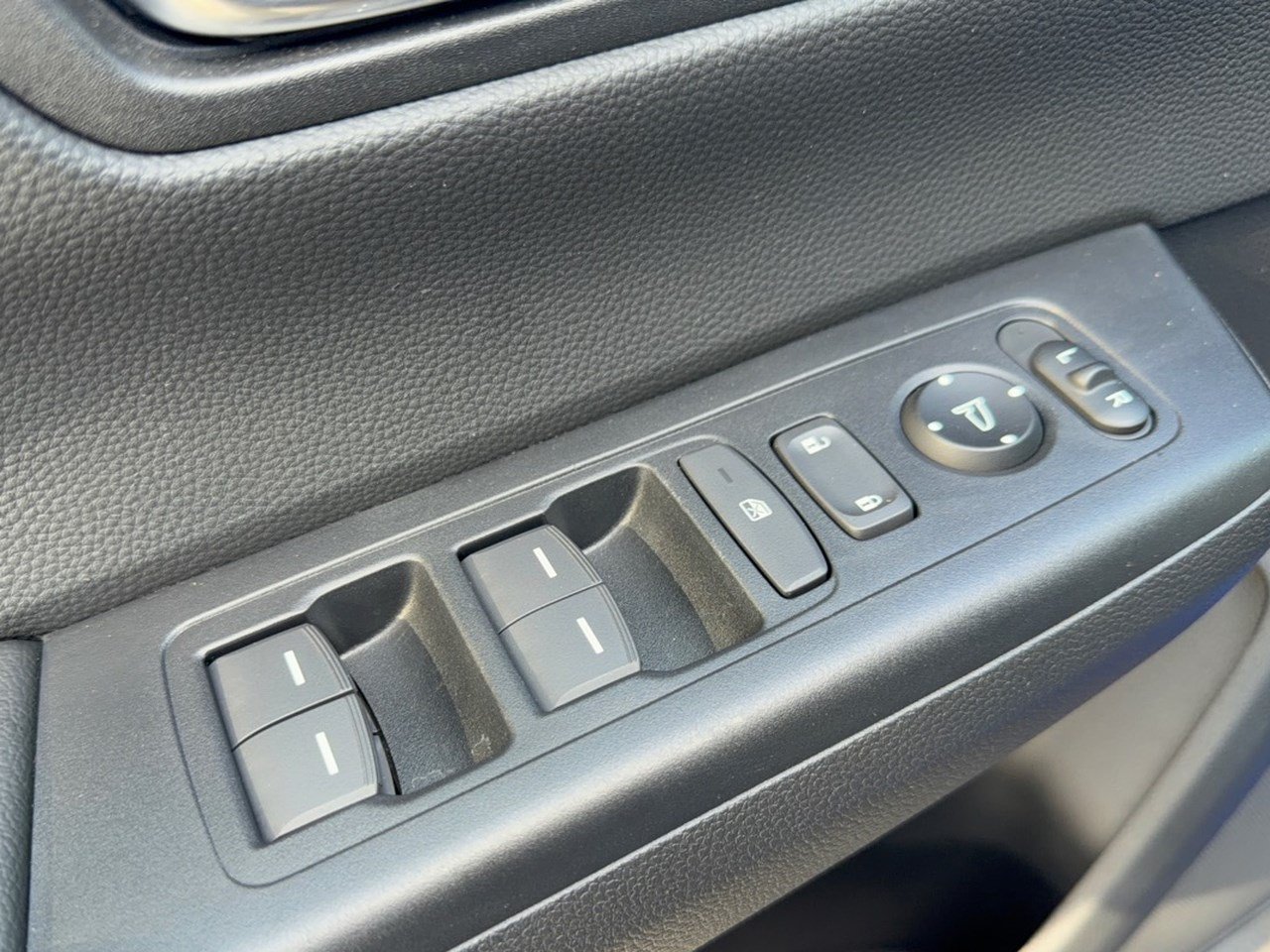 Used 2025 Honda CR-V Sport-L image 15