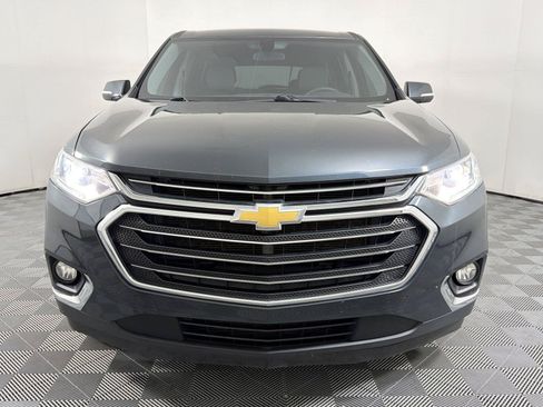 Certified 2020 Chevrolet Traverse LT FWD image 2