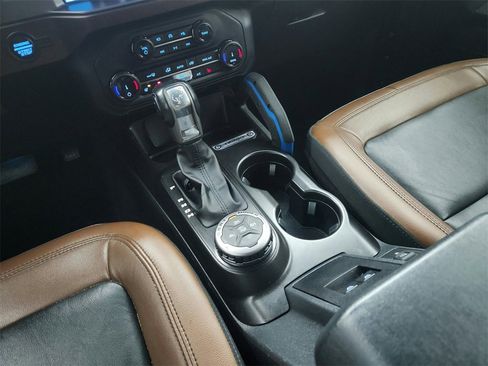Used 2022 Ford Bronco Outer Banks image 15