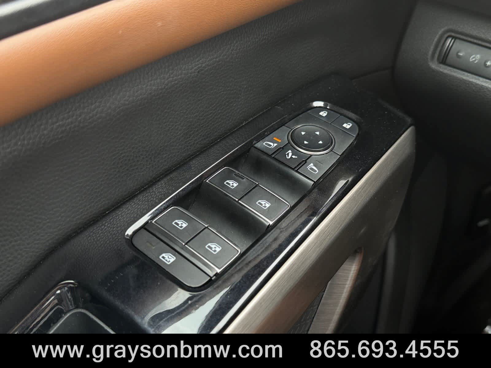 Used 2023 Nissan Pathfinder Platinum w/ Cargo Package AWD/4WD image 23