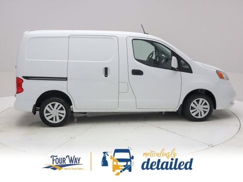 Used 2017 Nissan NV200 SV w/ Technology Package FWD image 2