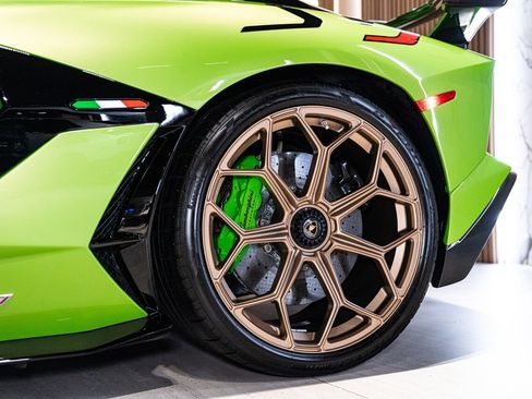 Used 2021 Lamborghini Aventador SVJ image 16