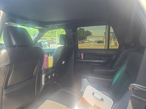Used 2021 Ford Expedition XLT RWD image 35
