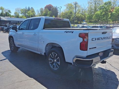 Used 2024 Chevrolet Silverado 1500 LT AWD/4WD image 4