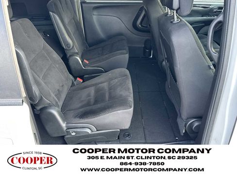 Used 2018 Dodge Grand Caravan SE image 15