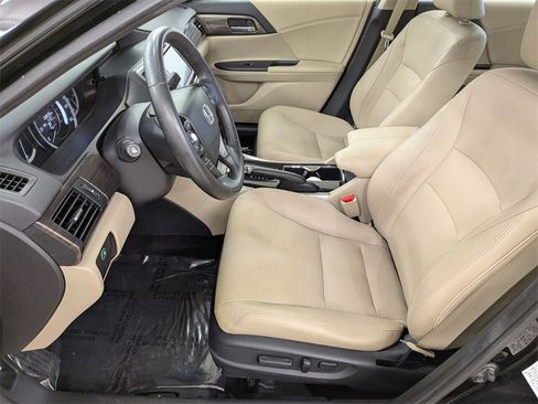 Used 2017 Honda Accord EX-L image 14