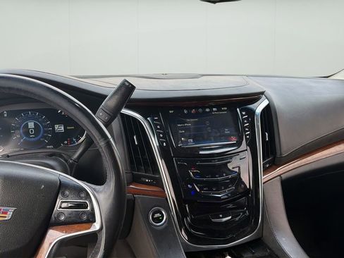 Used 2017 Cadillac Escalade Premium Luxury image 12