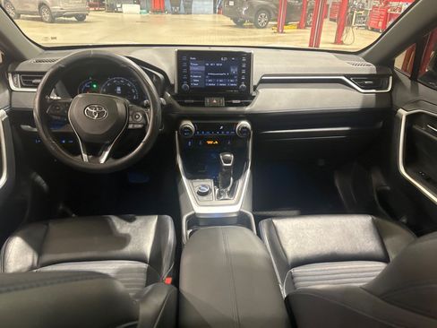 Used 2019 Toyota RAV4 XSE w/ XSE Weather Package AWD/4WD image 13