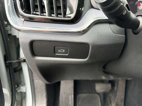Used 2024 Volvo S60 B5 Core AWD/4WD image 18