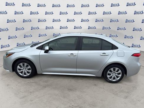 Used 2020 Toyota Corolla LE FWD image 4