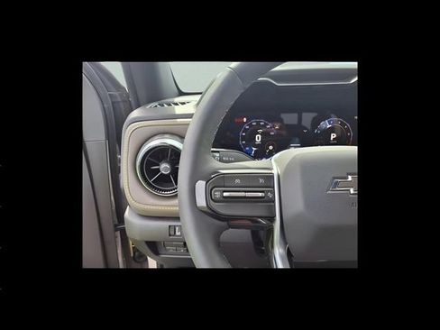 New 2026 Chevrolet Colorado ZR2 w/ Technology Package AWD/4WD image 17
