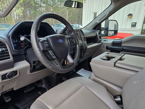 Used 2022 Ford F250 XL w/ Power Equipment Group image 24