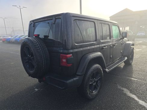 Used 2021 Jeep Wrangler Unlimited Sahara image 3