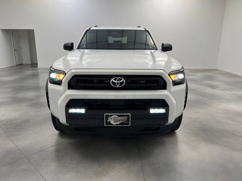 Used 2025 Toyota 4Runner SR5 AWD/4WD image 3