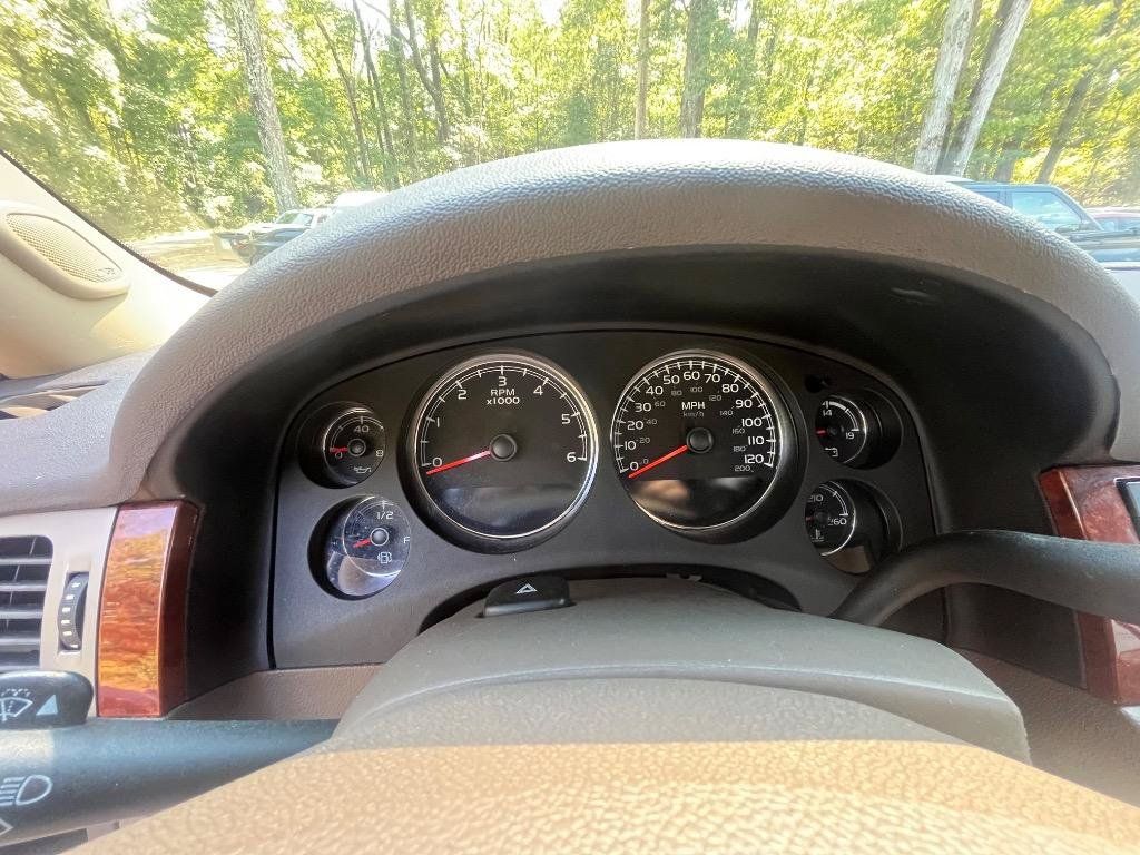 Used 2013 Chevrolet Avalanche LT w/ Texas Edition RWD image 3