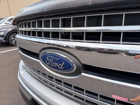 Used 2018 Ford F150 XLT w/ Equipment Group 302A Luxury AWD/4WD image 16