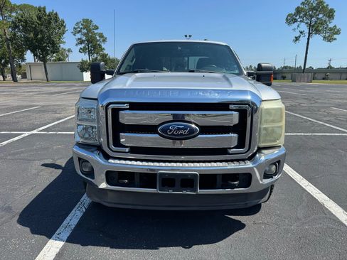 Used 2011 Ford F250 Lariat w/ Lariat Interior Pkg image 2