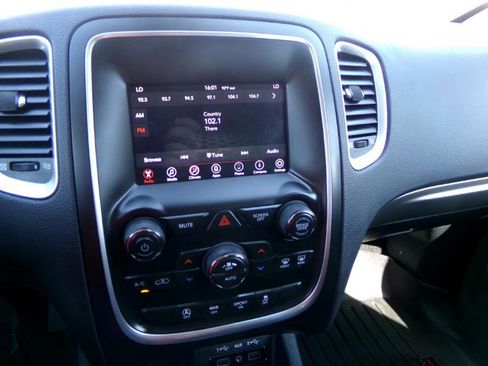 Used 2020 Dodge Durango SXT image 17