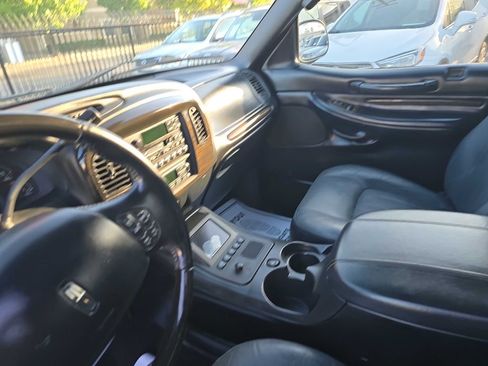 Used 2002 Lincoln Blackwood image 9