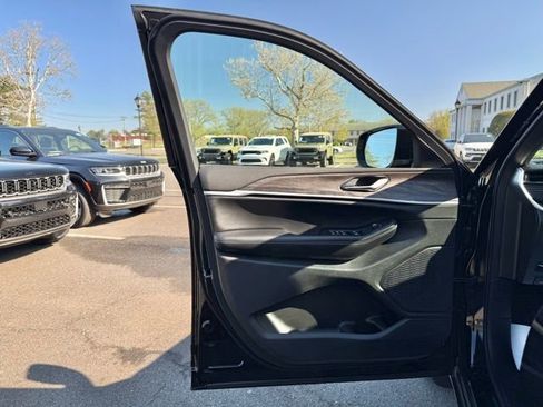 New 2026 Jeep Grand Cherokee L 4WD image 22
