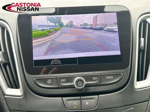 Used 2025 Chevrolet Malibu LT FWD image 17