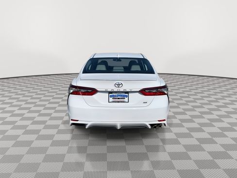 Used 2023 Toyota Camry SE image 6