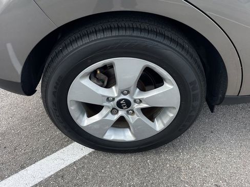 Used 2018 Kia Soul Base image 23