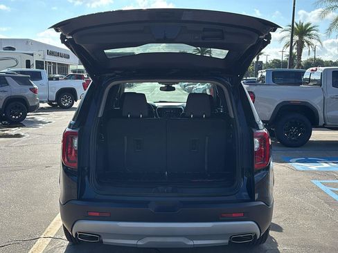 Certified 2023 GMC Acadia SLT w/ Technology Package FWD image 18