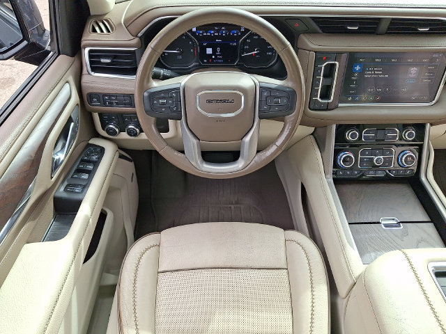 Used 2021 GMC Yukon XL Denali AWD/4WD image 3
