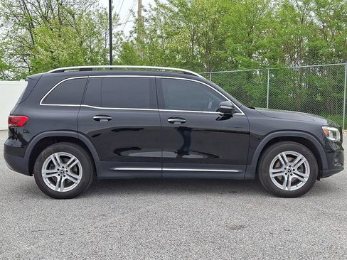 Used 2021 Mercedes-Benz GLB 250 4MATIC w/ Premium Package image 7